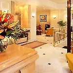 Montparnasse Daguerre Hotel