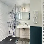 Montparnasse Daguerre Hotel