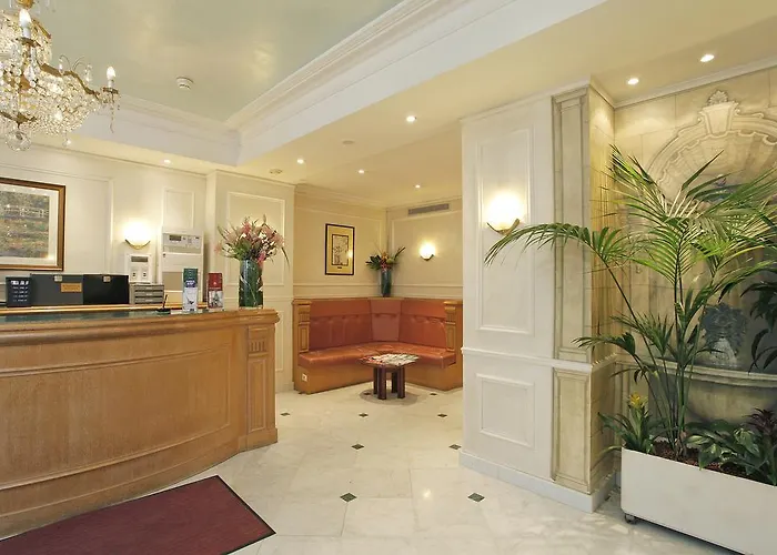 Montparnasse Daguerre Hotel