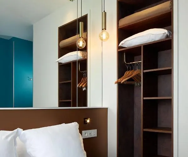 Montparnasse Daguerre Hotel