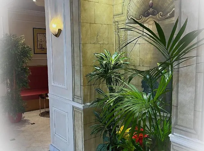 Montparnasse Daguerre Hotel 3*