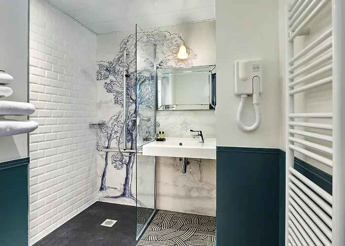 Montparnasse Daguerre Hotel